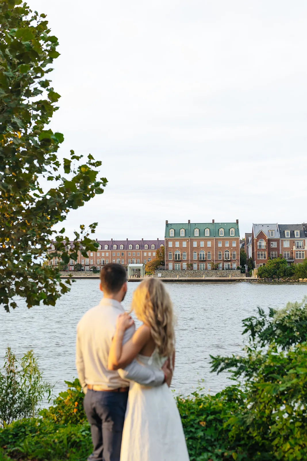 Kaitlyn and Jack looking out over the Potomac at the Alexandria waterfront